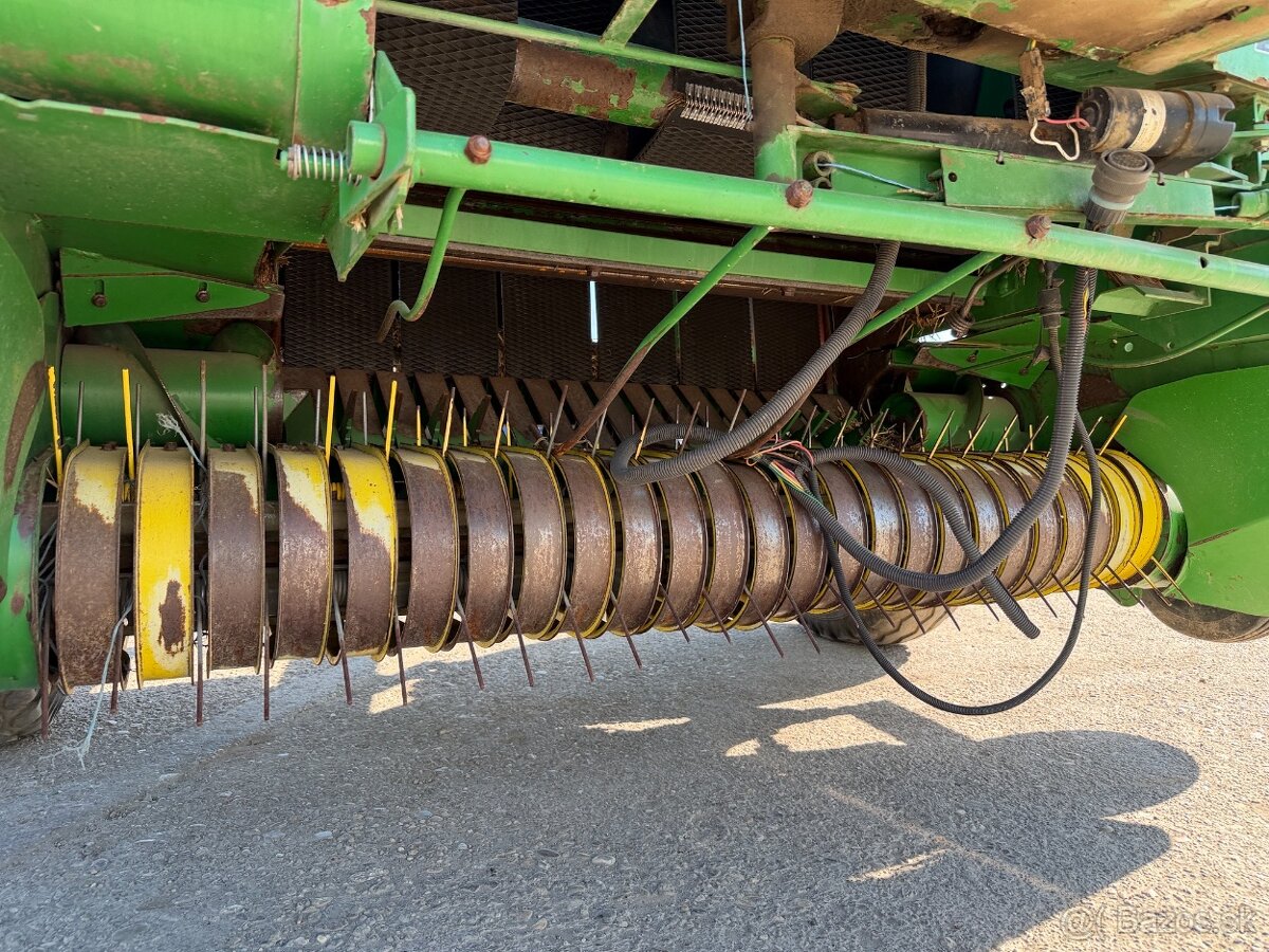 John Deere balíkovač 2008 VIN 739 - 5