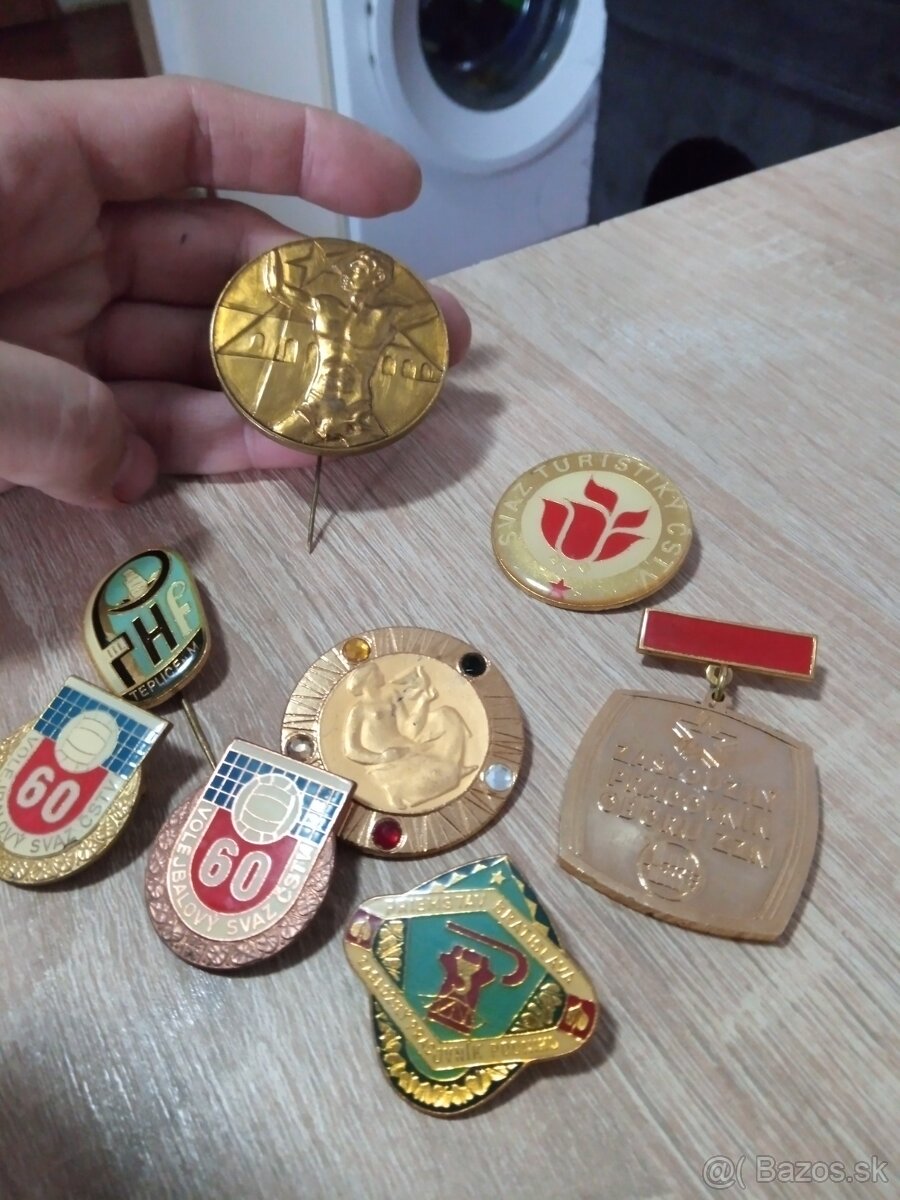 Pekné rôzne odznaky.Retro. - 5