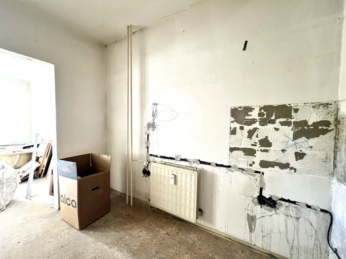 Reality KOMPLEX s.r.o. ponúka na predaj priestranný 1-izbový - 5