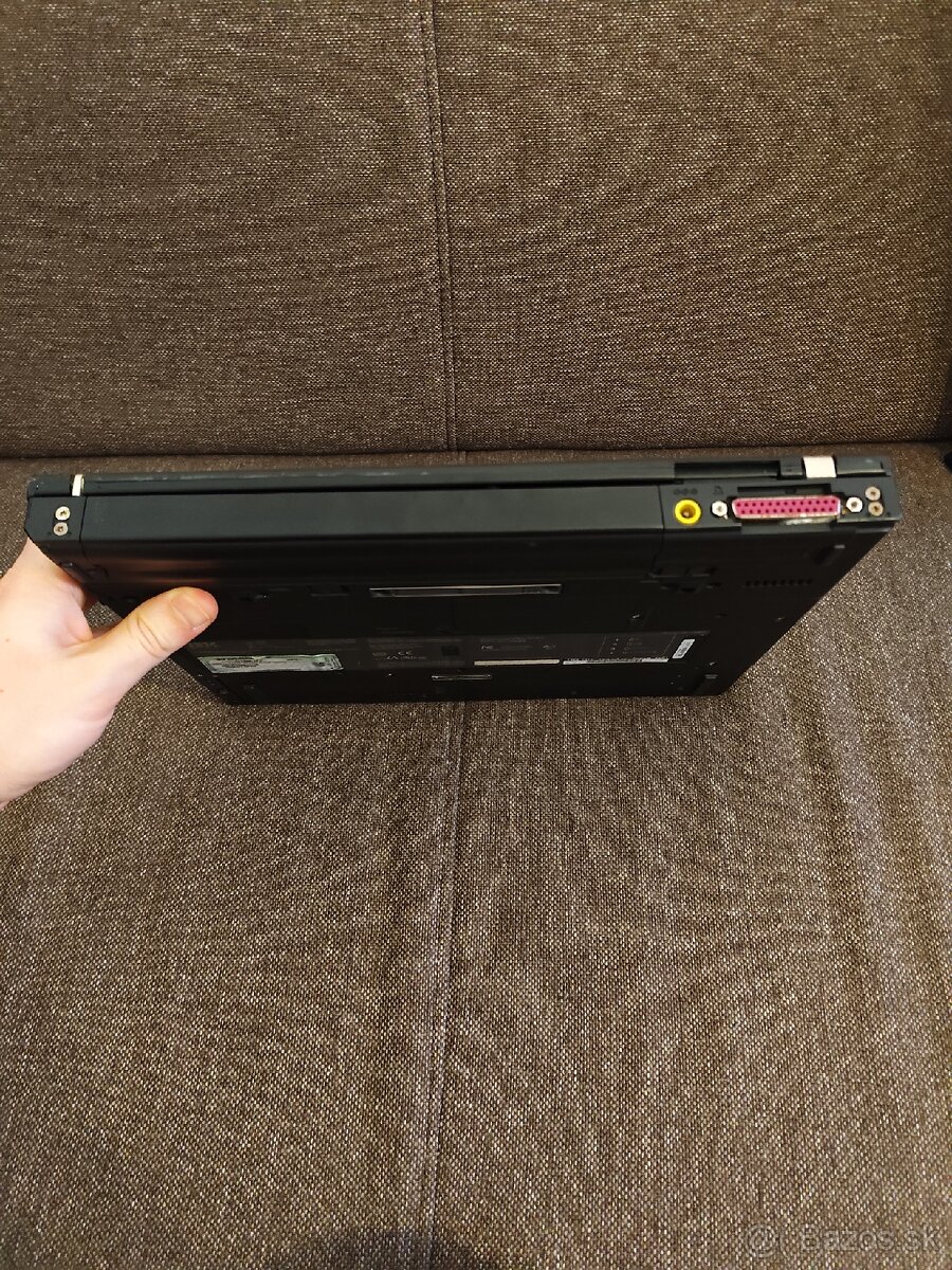 Notebook IBM Thinkpad T42 14 palcový - 5