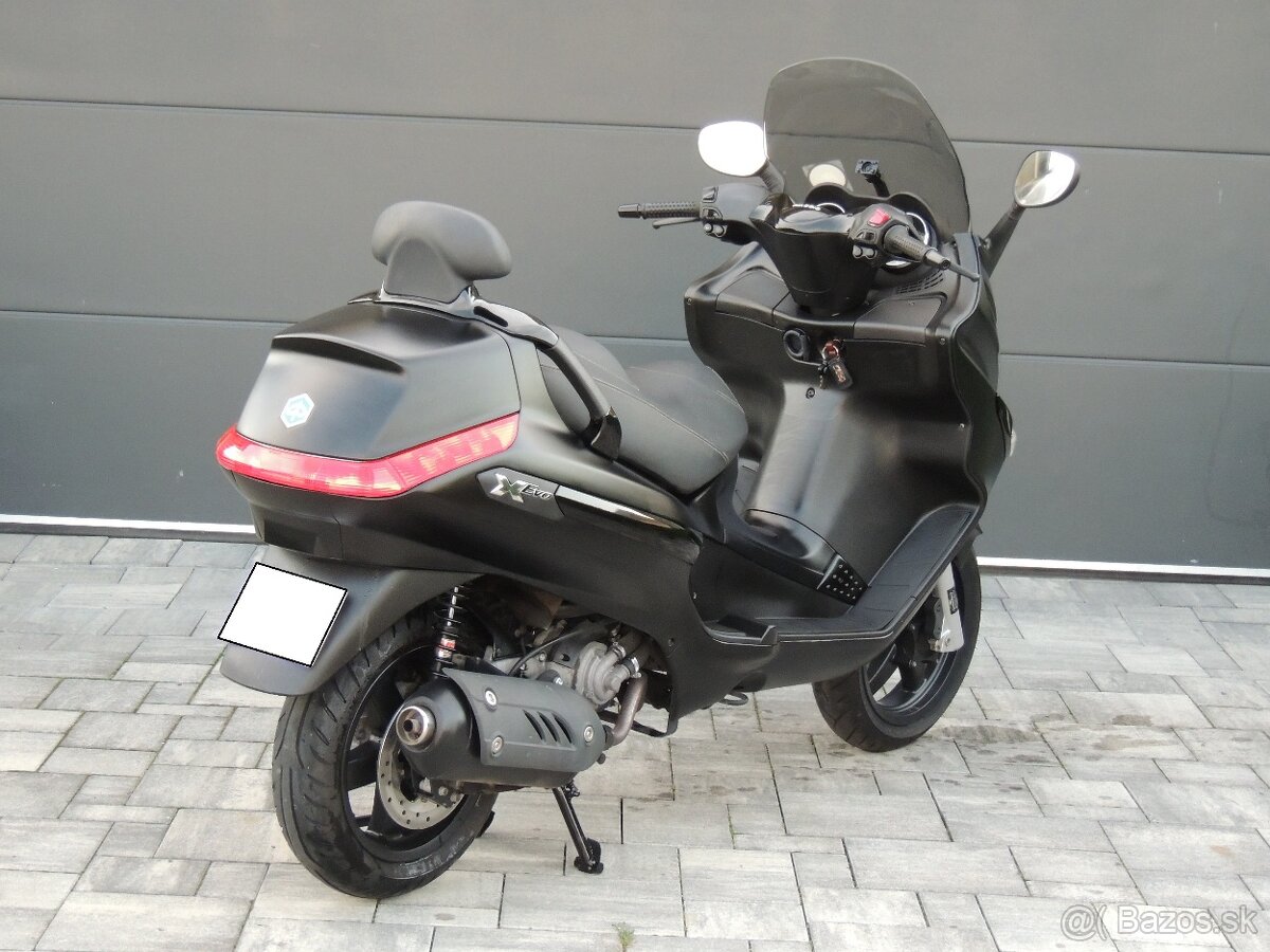 PIAGGIO X EVO 125 2015 20 tis.km - 5