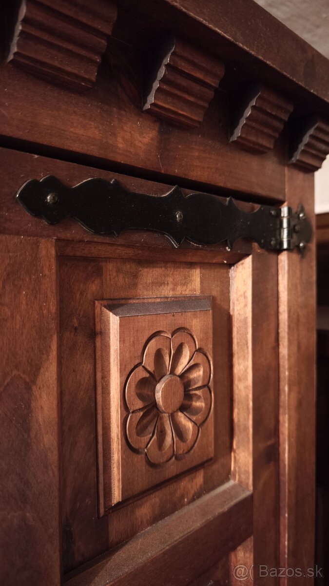 ŠPANIELSKA SKRIŇA STAROŽITNA - 5