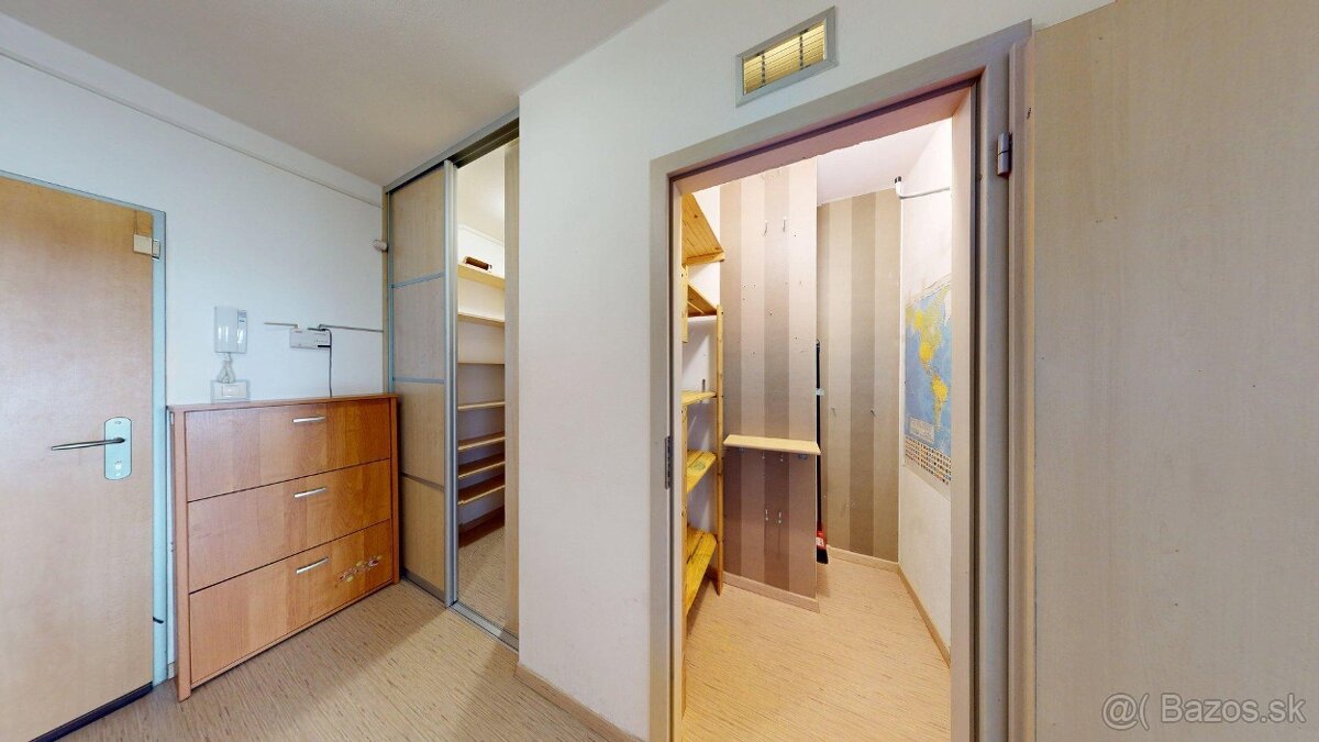 Na prenájom moderný 2-izbový byt s balkónom a garážovým stát - Widok 5