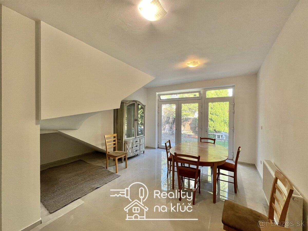 Na predaj zrekonštruovaný 4-izbový rodinný dom v Nesvadoch - 5