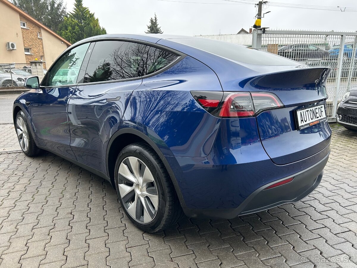 Tesla Model Y Dual Motor LongRange 75kWh 514 k pohon 4x4 - 5