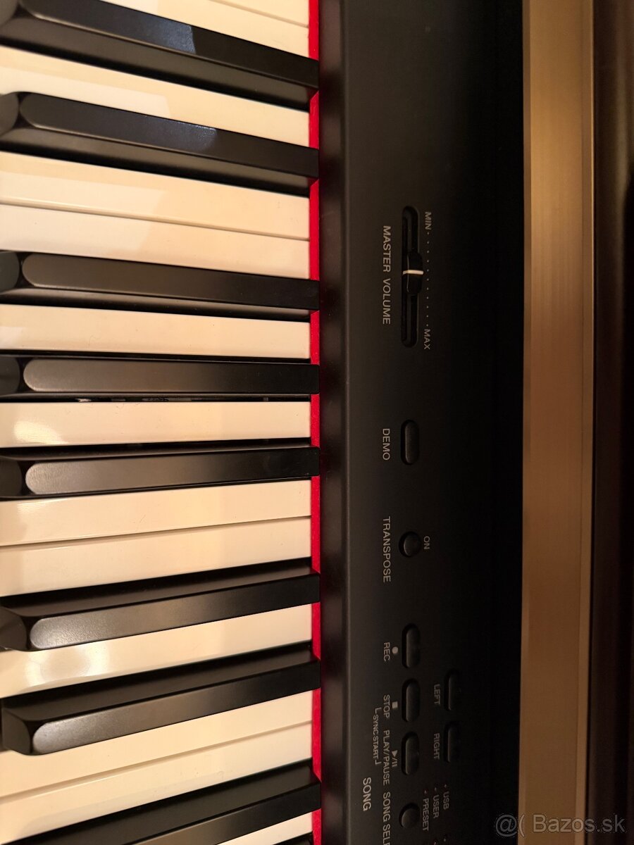 Yamaha Clavinova CLP-330 - 5