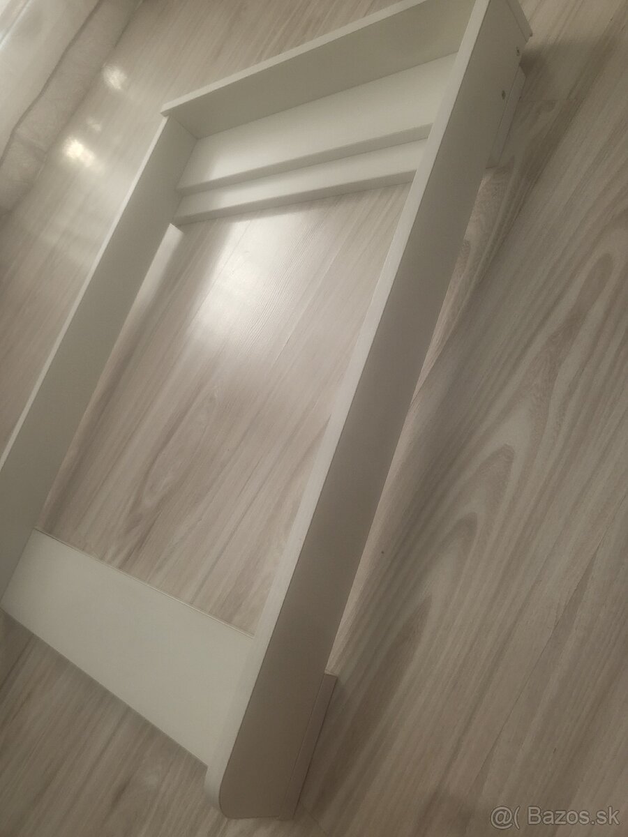 Prebaľovací pult - 5