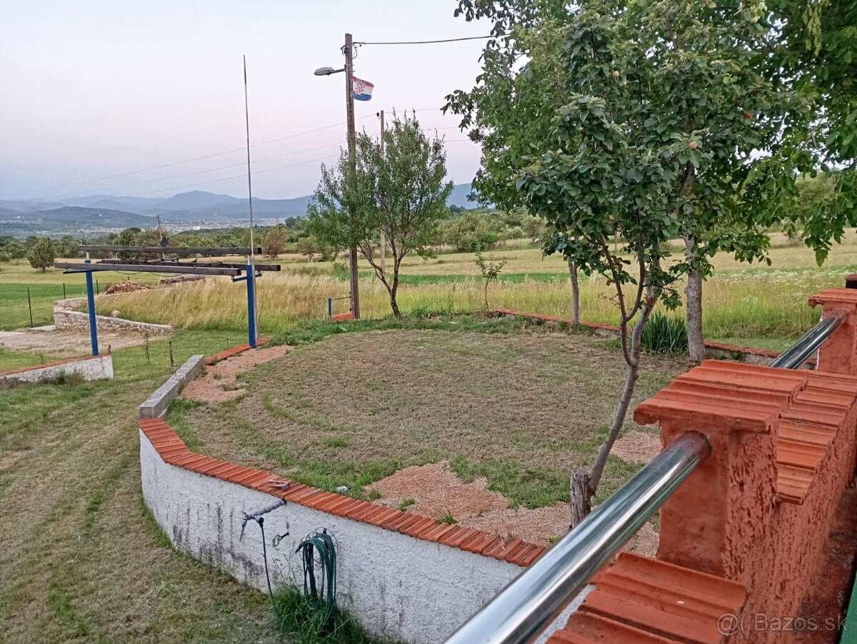 Dům na vesnici nedaleko Šibenika - Chorvatsko - 5