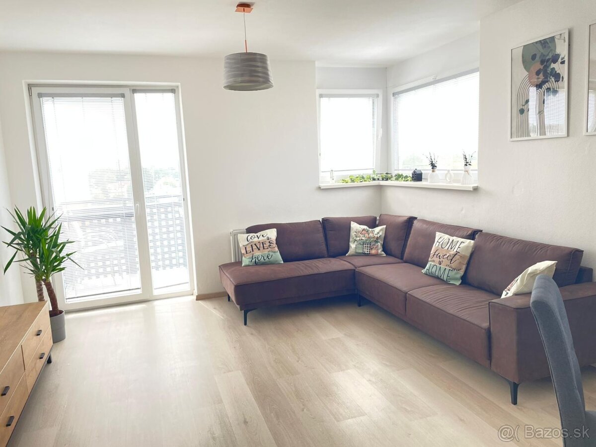 Predám veľký 3izb. byt sídl. West Galanta s parkovaním - 5