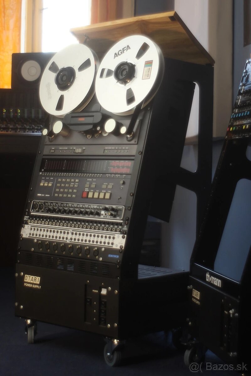 Štúdiový rack 20U s odklápacou poličkou a podvozkom - 5