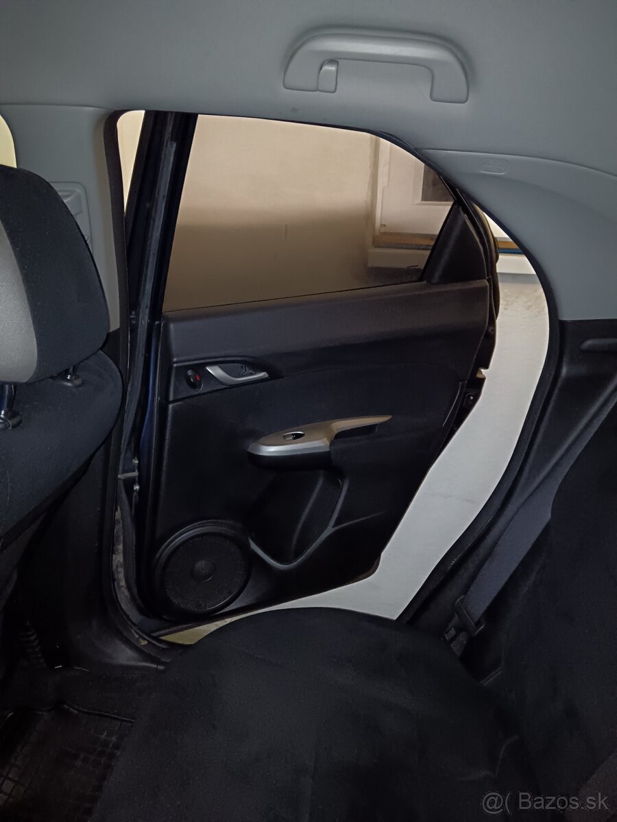 Predám Honda Civic 2.2 ctdi - 5