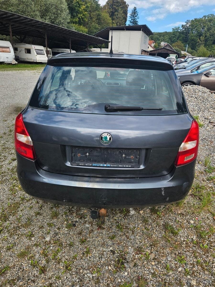Škoda Fabia 1.4tdi 59kw model 2011 - 5