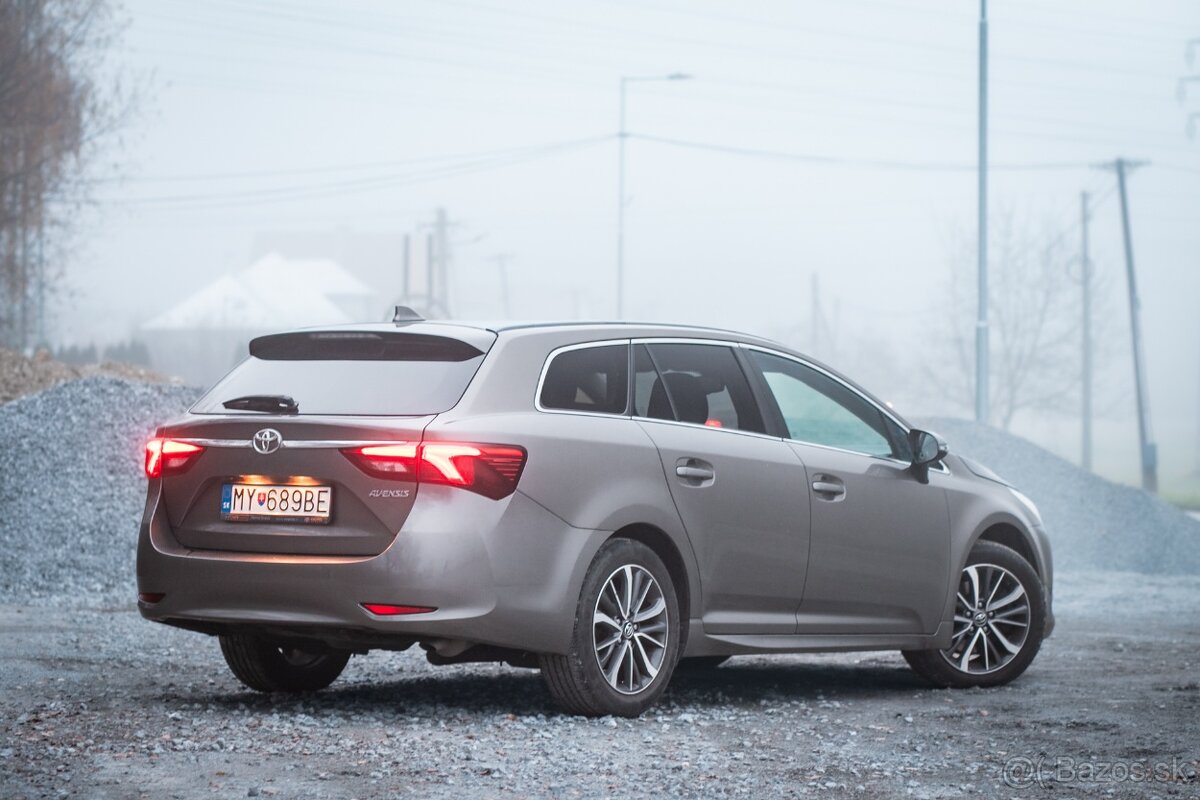 Toyota Avensis Combi 2.0 105kW - 5