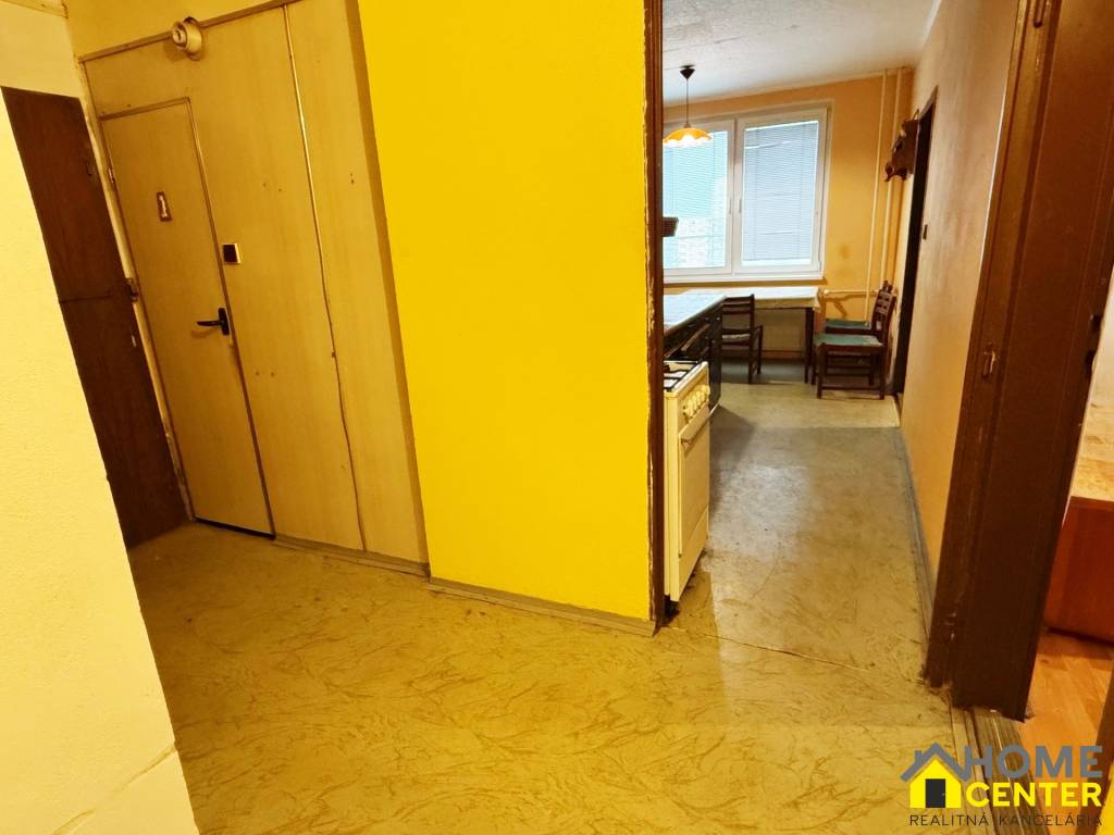 Na predaj : 3 izbový byt , centrum , Levice - 5