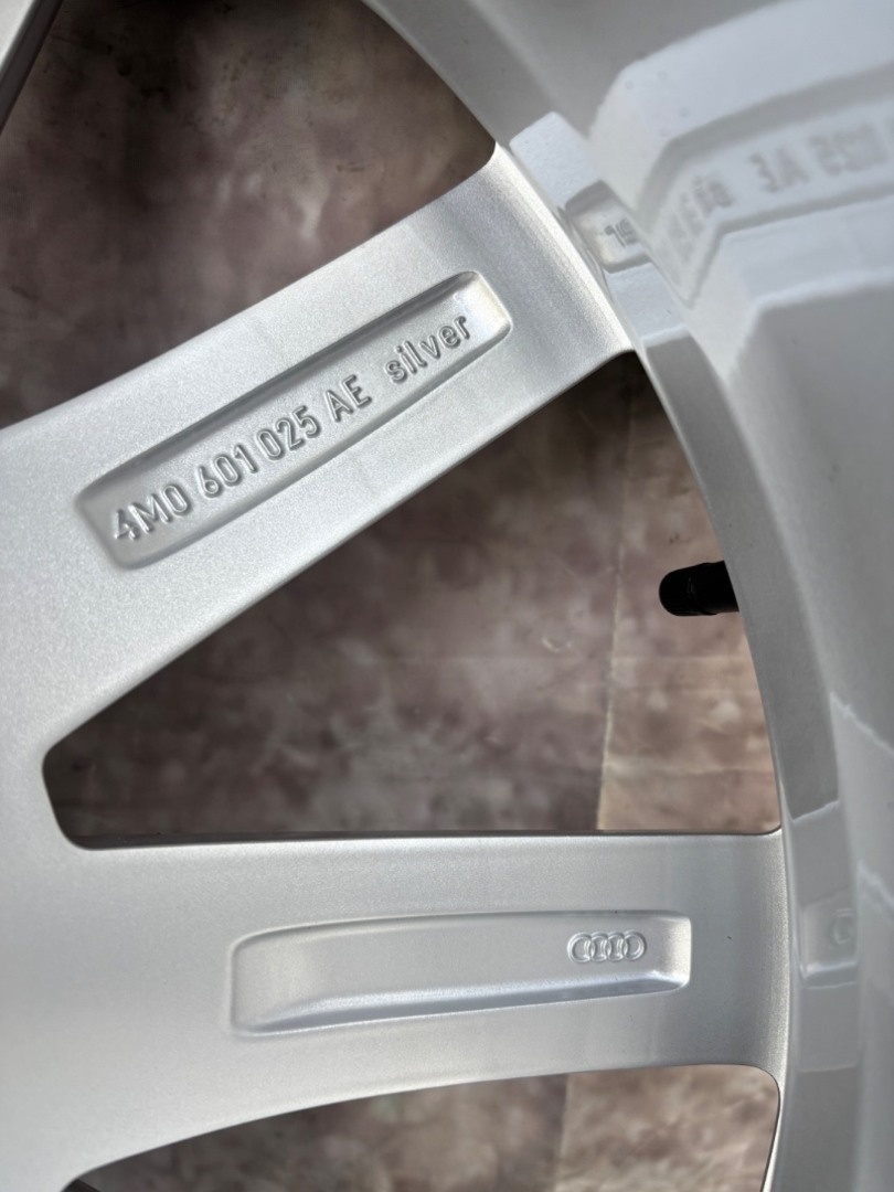 Zimní top sada Audi Q7 285/45R20 112V - 5