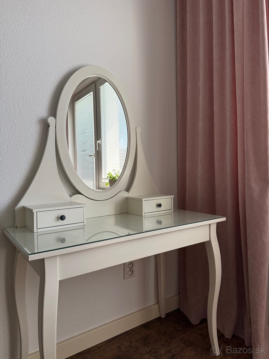 Kozmetický toaletný stolík - 5