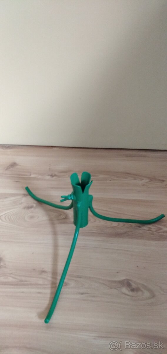 Retro liatinové stojany pre vianočný stromček - 5