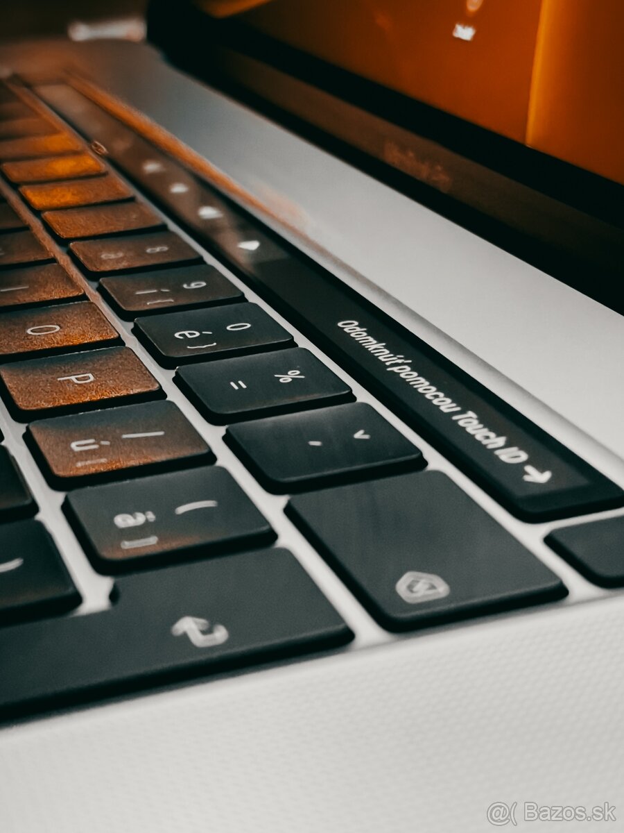 Predám Apple MacBook Pro 16, i9, 16GB, 1TB - 5