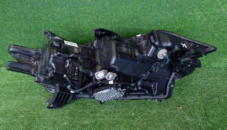 mitsubishi outlander svetlo full led 2019+ - 5