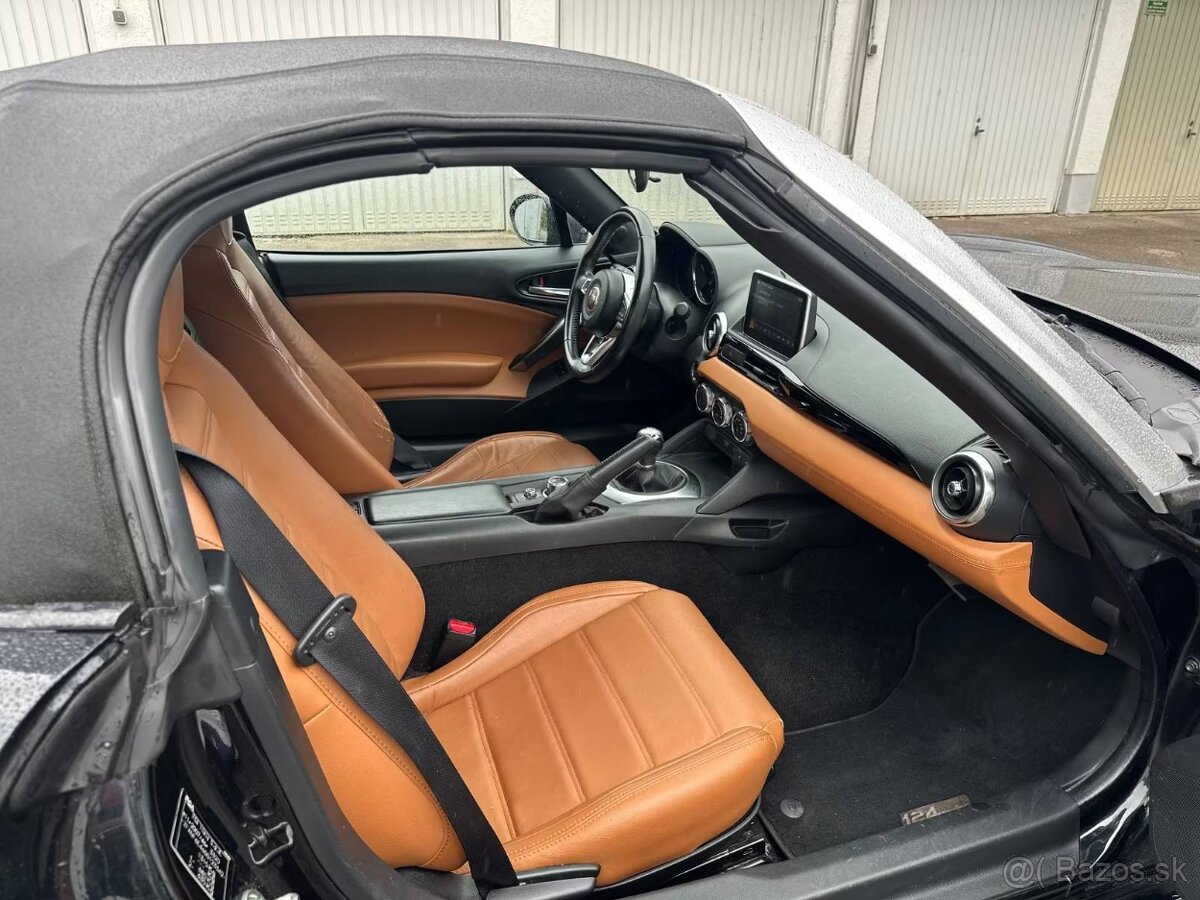 Fiat 124 Spider 1.4 Turbo (2017) - 5