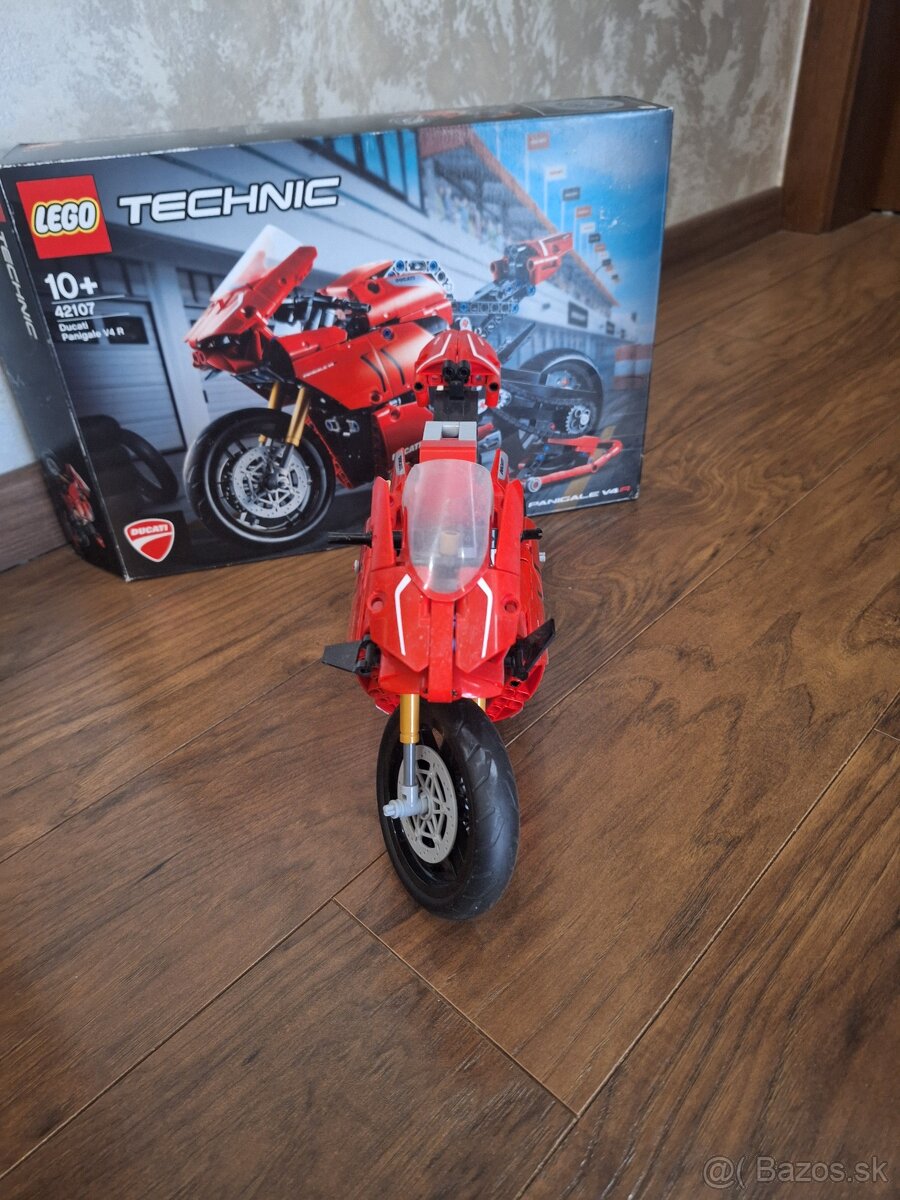 Lego Technic 42107 Ducati Panigale V4 R - 5