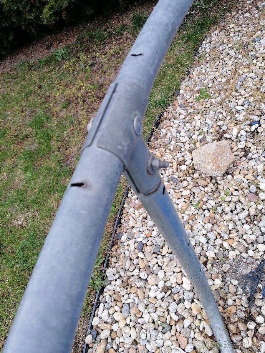 Rám na trampolínu. - 5