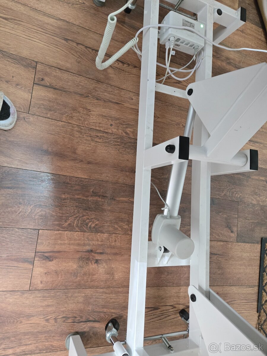 Predám masérsky stôl - 5