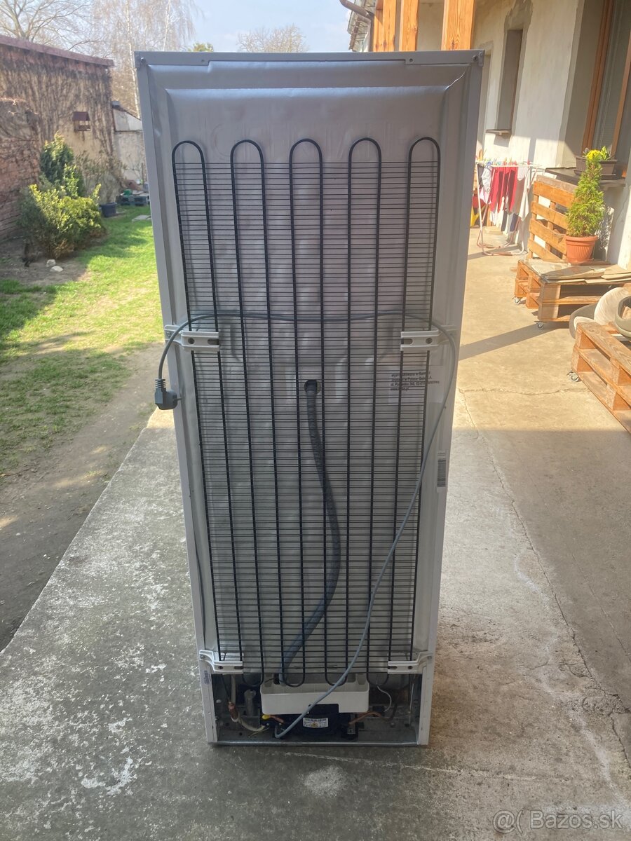 Chladnička s mrazničkou - 5