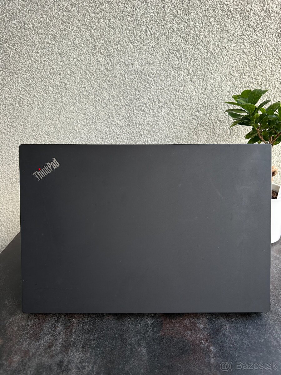 Lenovo ThinkPad T15 i7 + NVIDIA MX - 5