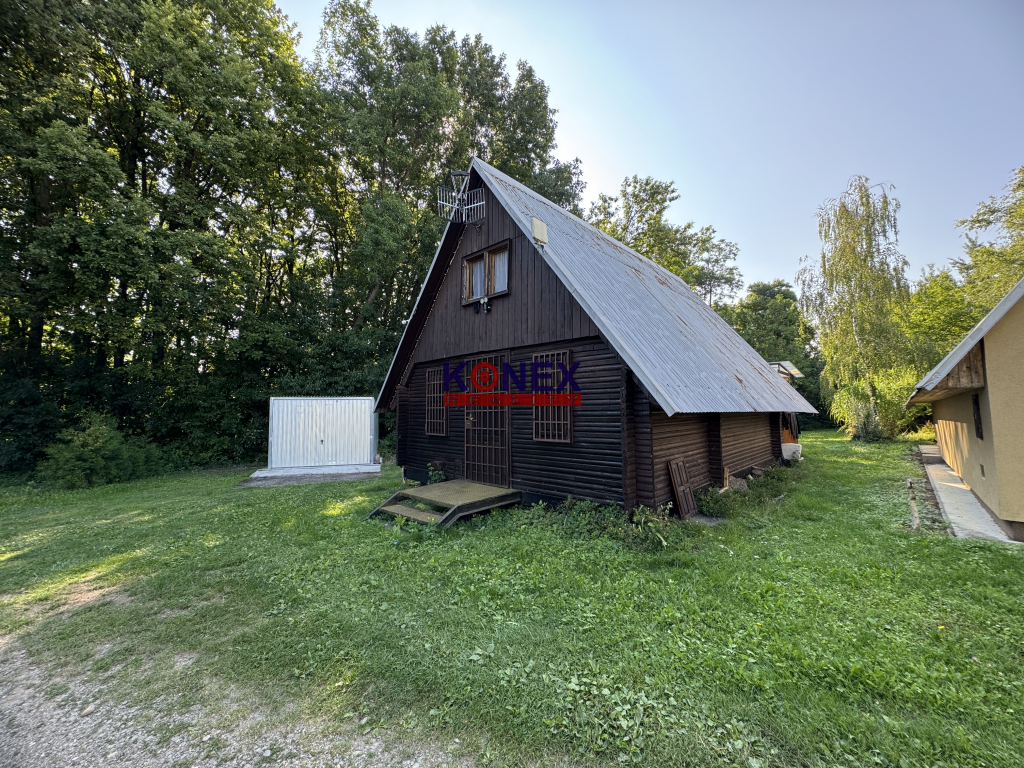 NA PREDAJ Rekreačná chatka – Prímestská oblasť - 5