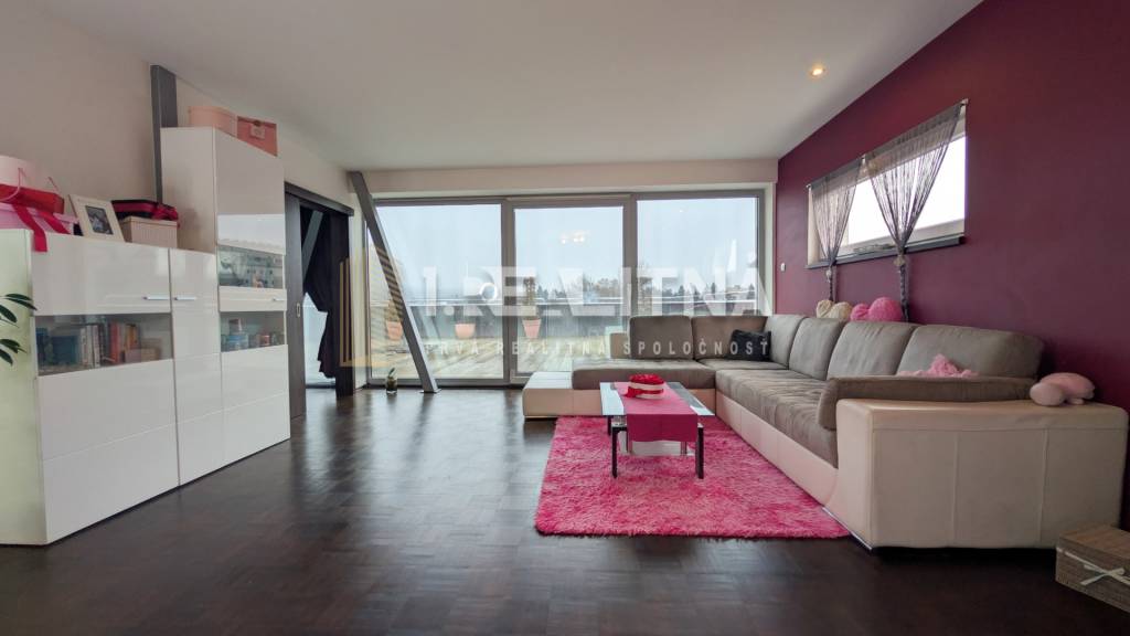 EXKLUZÍVNY 5-IZBOVÝ MEZONET SO STREŠNOU TERASOU, ZVOLEN, 164 - 5