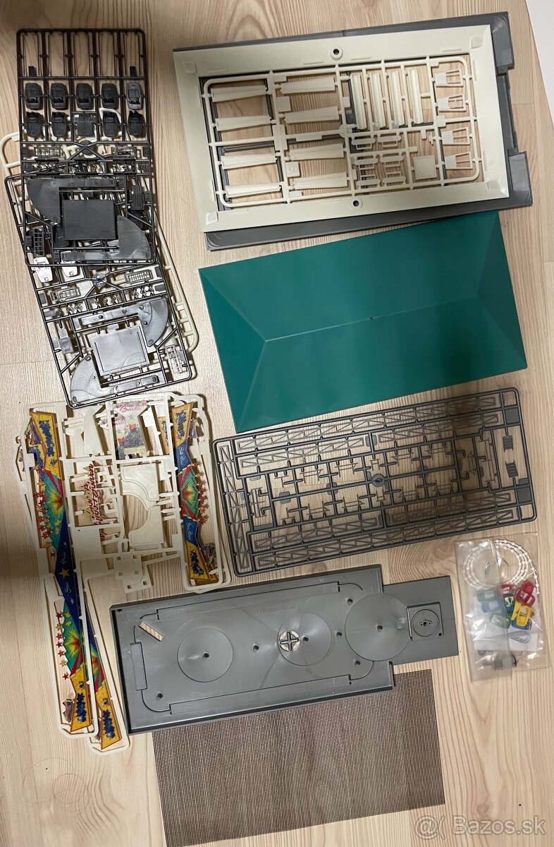 Modely lunaparkových atrakcií. - 5