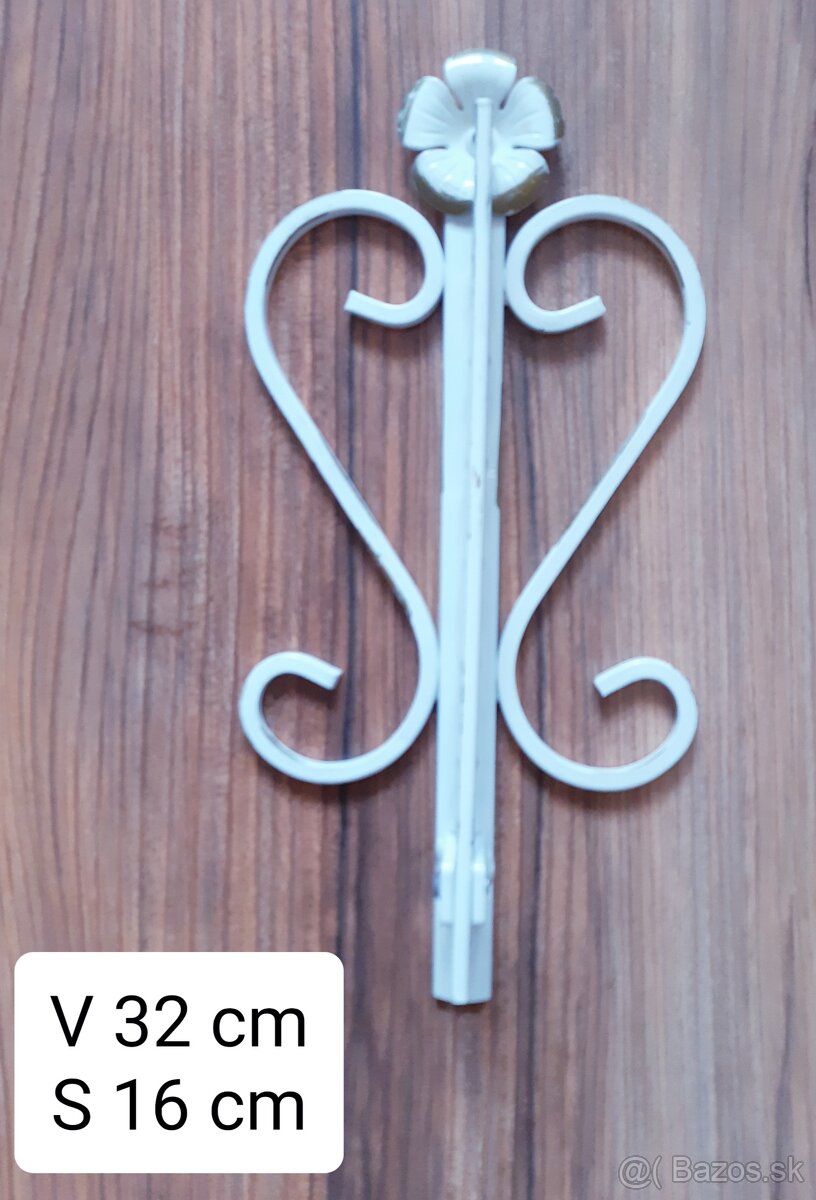 Vintage kovovy vesiak na stenu - 5