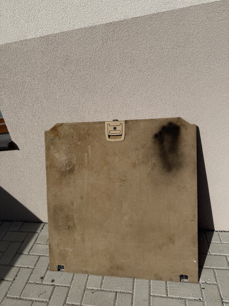 Predam plato, kryt rezervy, BMW F11 - 5