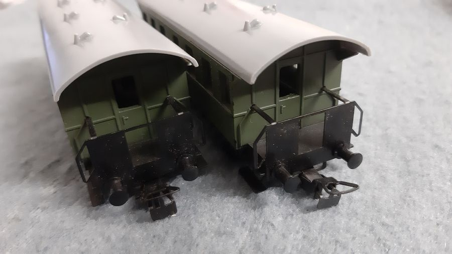 Vláčiky - dva osobné vozne H0 - 5