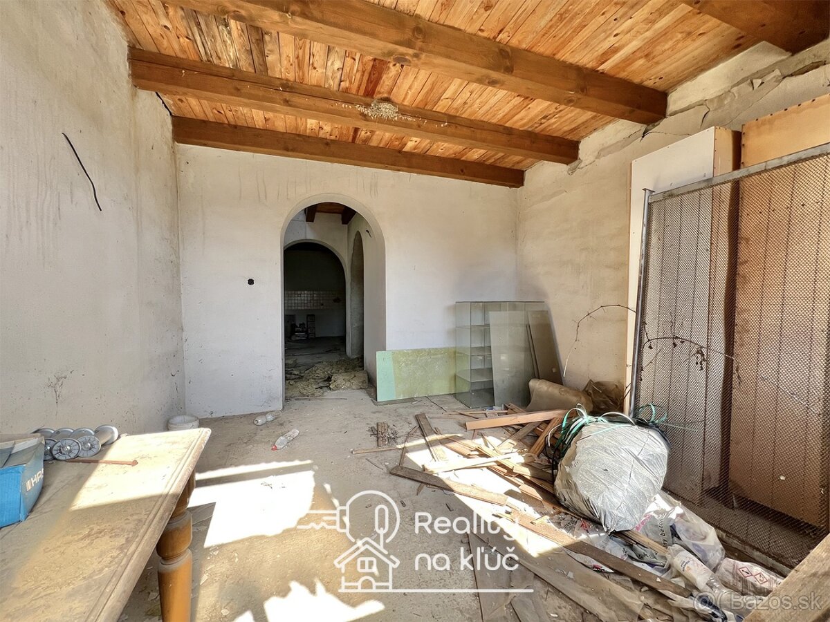 Na predaj rodinný dom s pozemkom 3 504m² Tesárske Mlyňany - 5