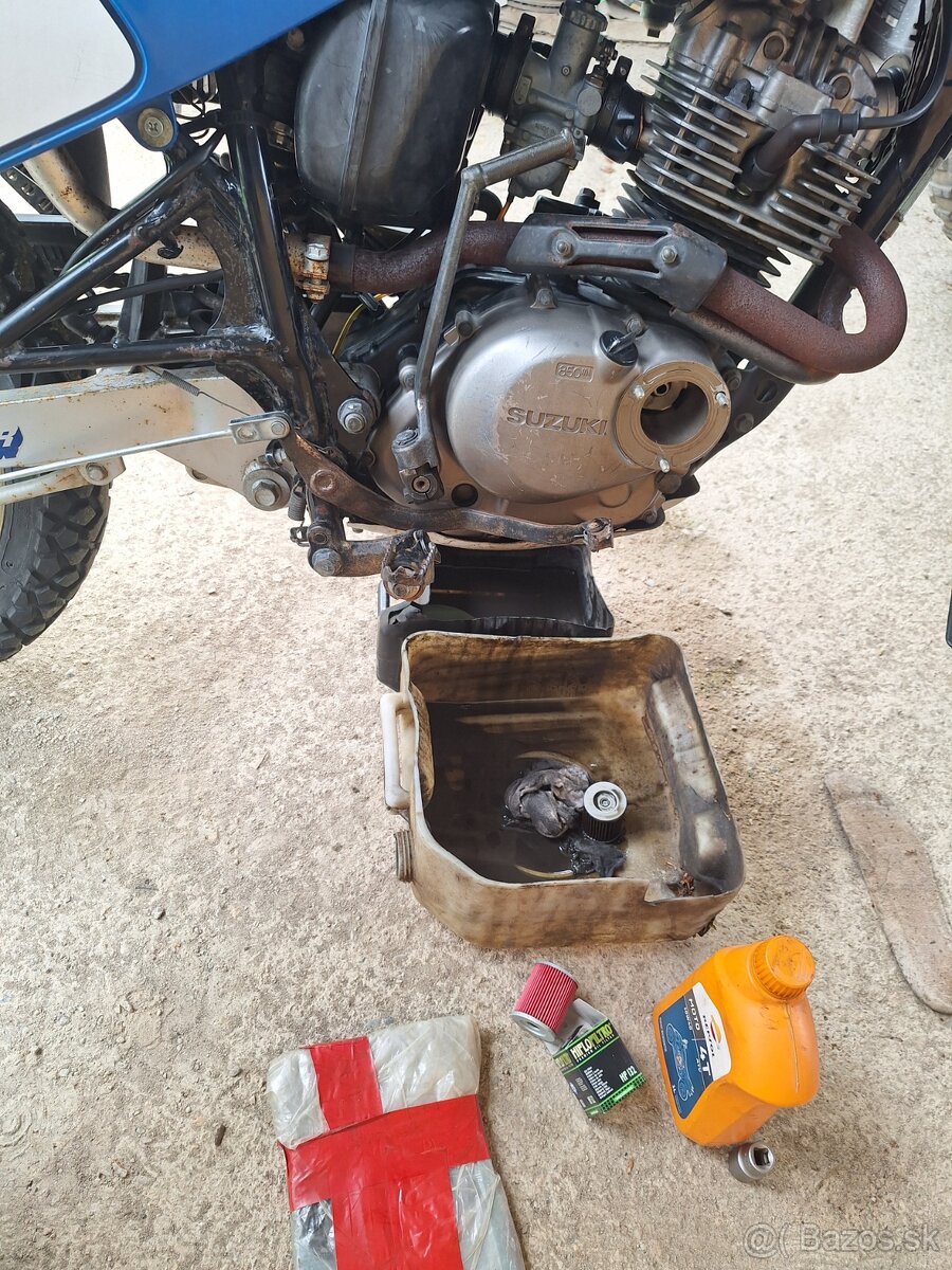 Suzuki dr 125