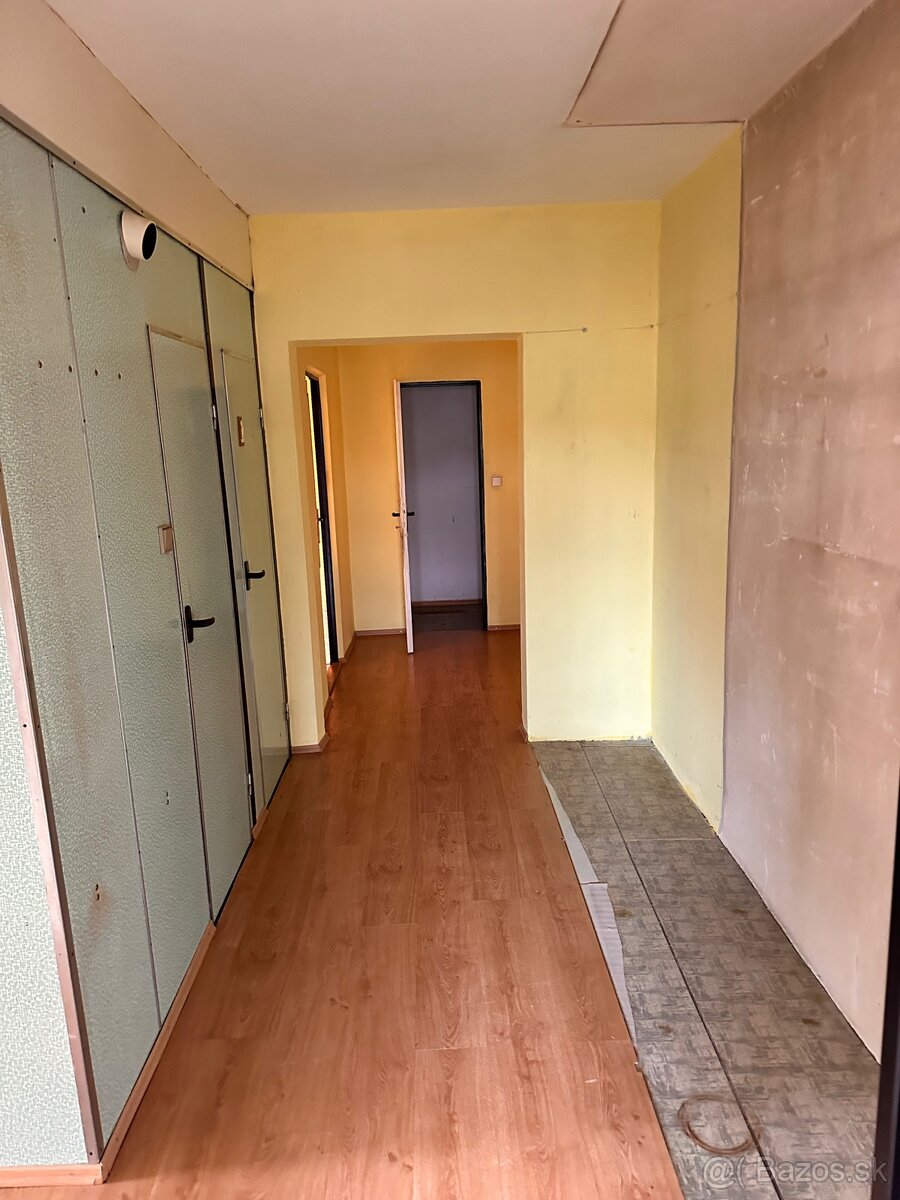 Predám v Detve 3 izbový byt zo 4 lodžiami - 5