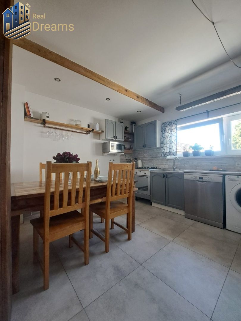 Exkluzívne na predaj 5 izbový rodinný dom - 5