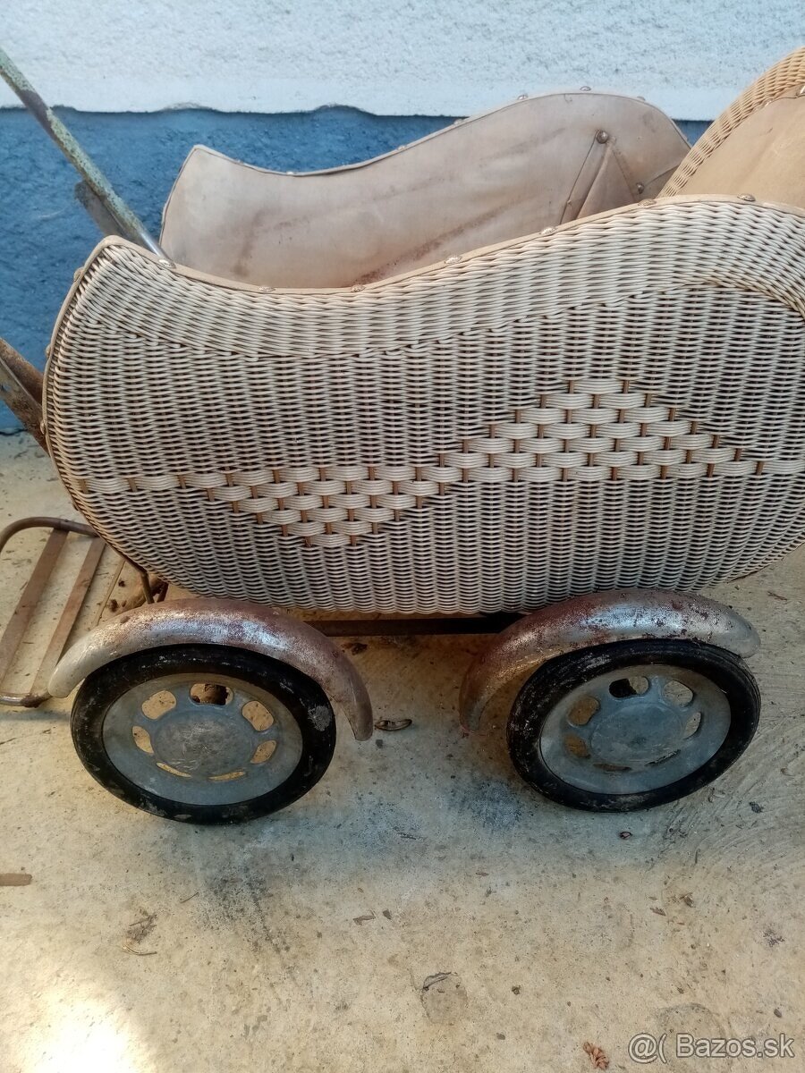 Predám starý detský kočík - 5