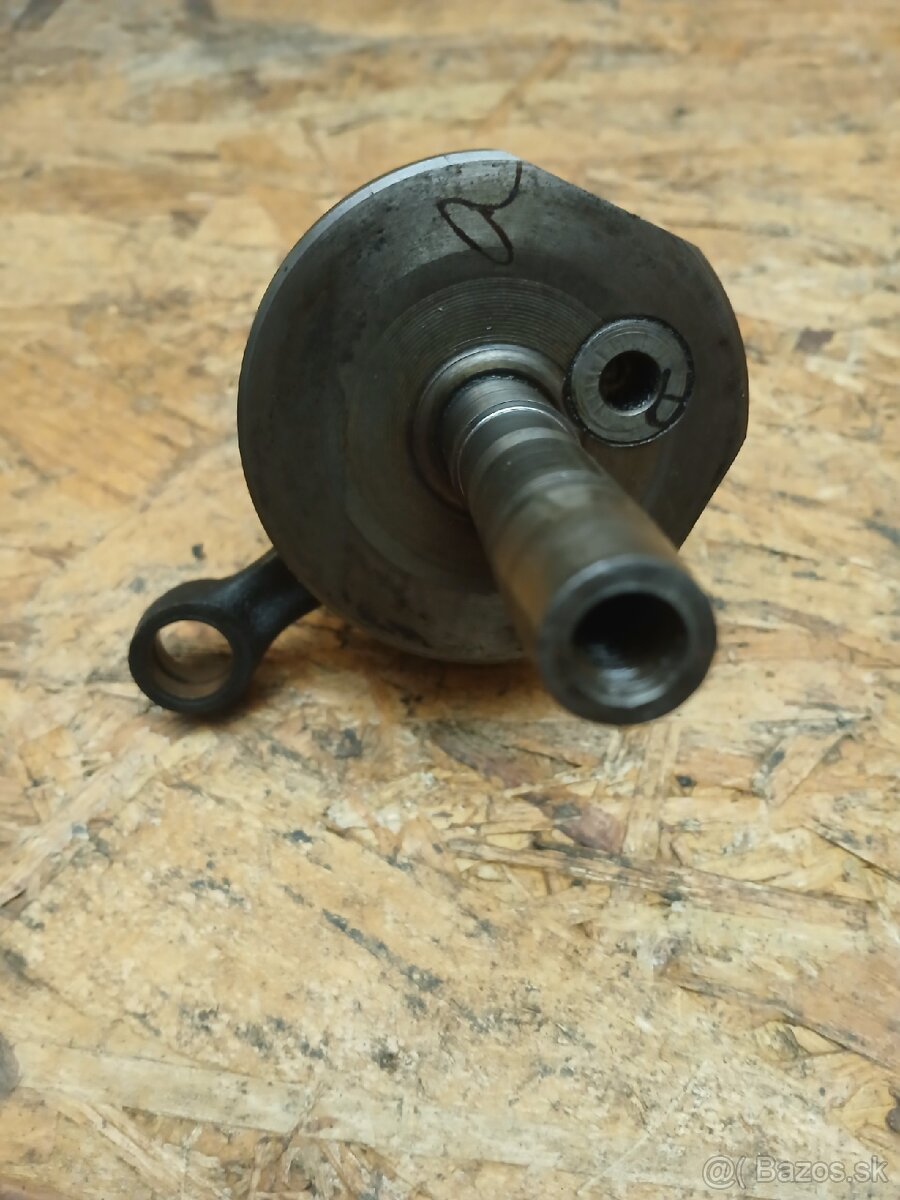 Babetta 207 kľuková hriadeľ - 5