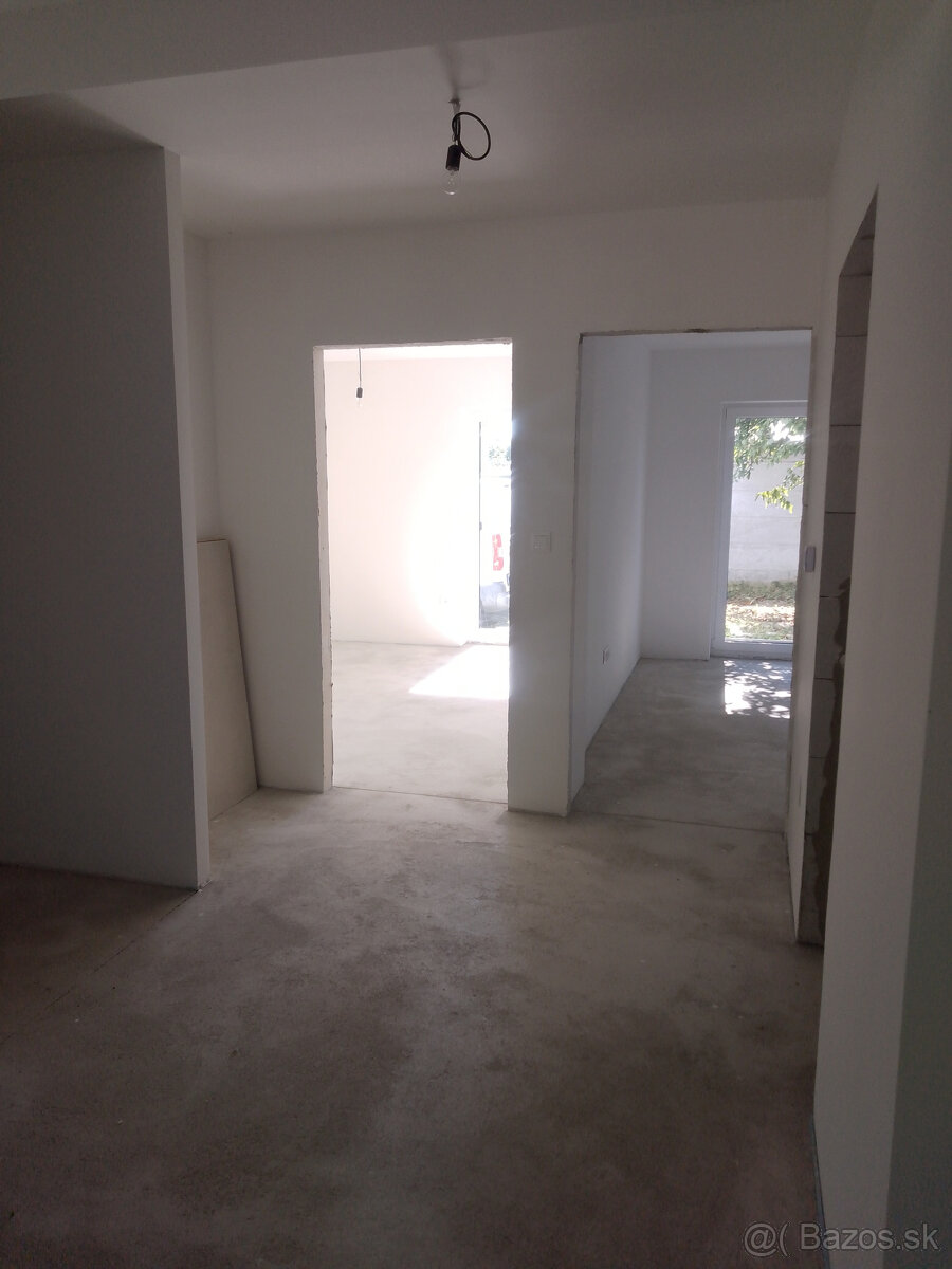 Novostavba - samostatne stojaci r. d. Kaplna - 5