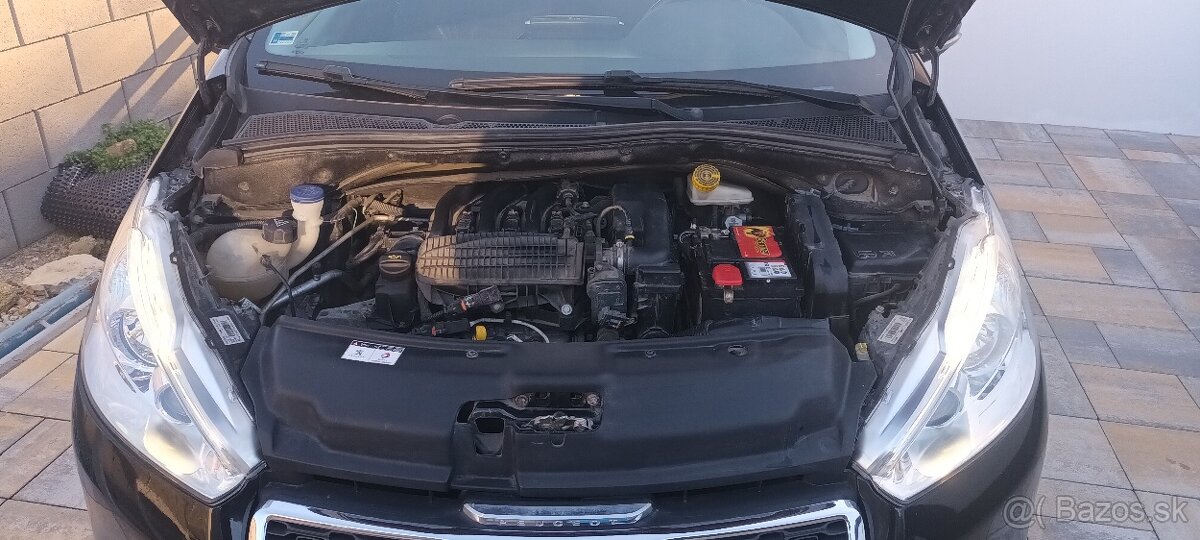 Peugeot 208 - 5