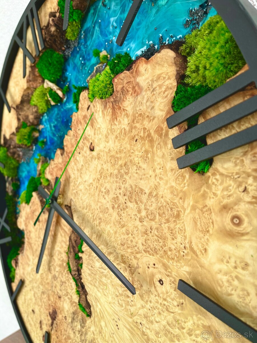 Machové hodiny 50cm , drevené hodiny s machom a epoxidom - 5