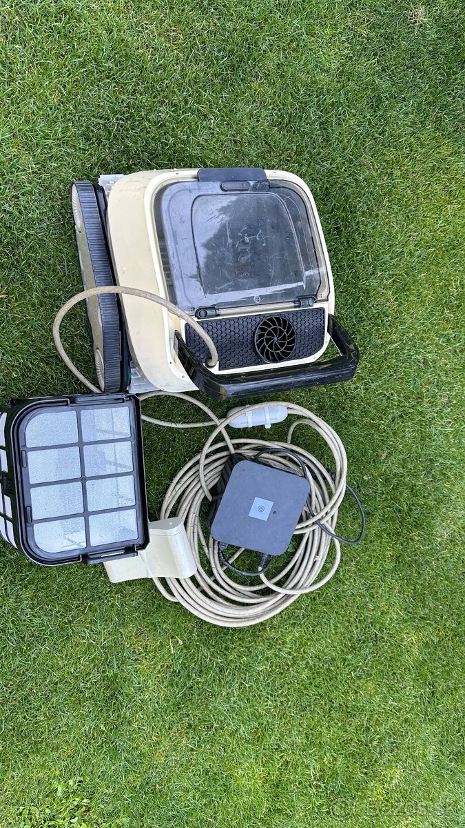 Predam Robotický vysávač bazénov Power. V dobrom stave. čist - 5