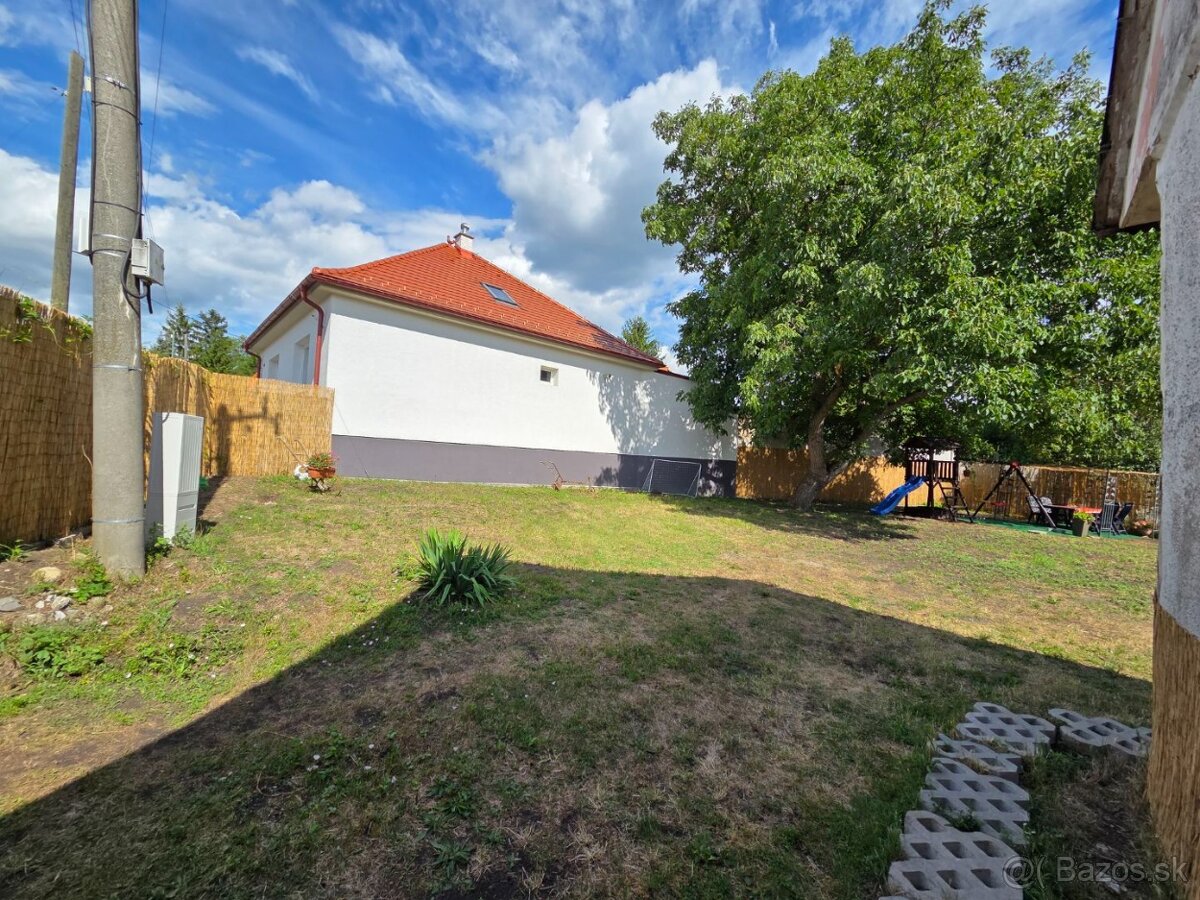 Stavebný pozemok v centre Lozorna s platným stav. povolením - 5