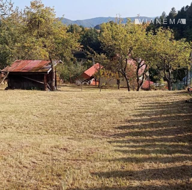 NA PREDAJ Krásny pozemok na výstavbu Banská Štiavnica 738m2 - 5