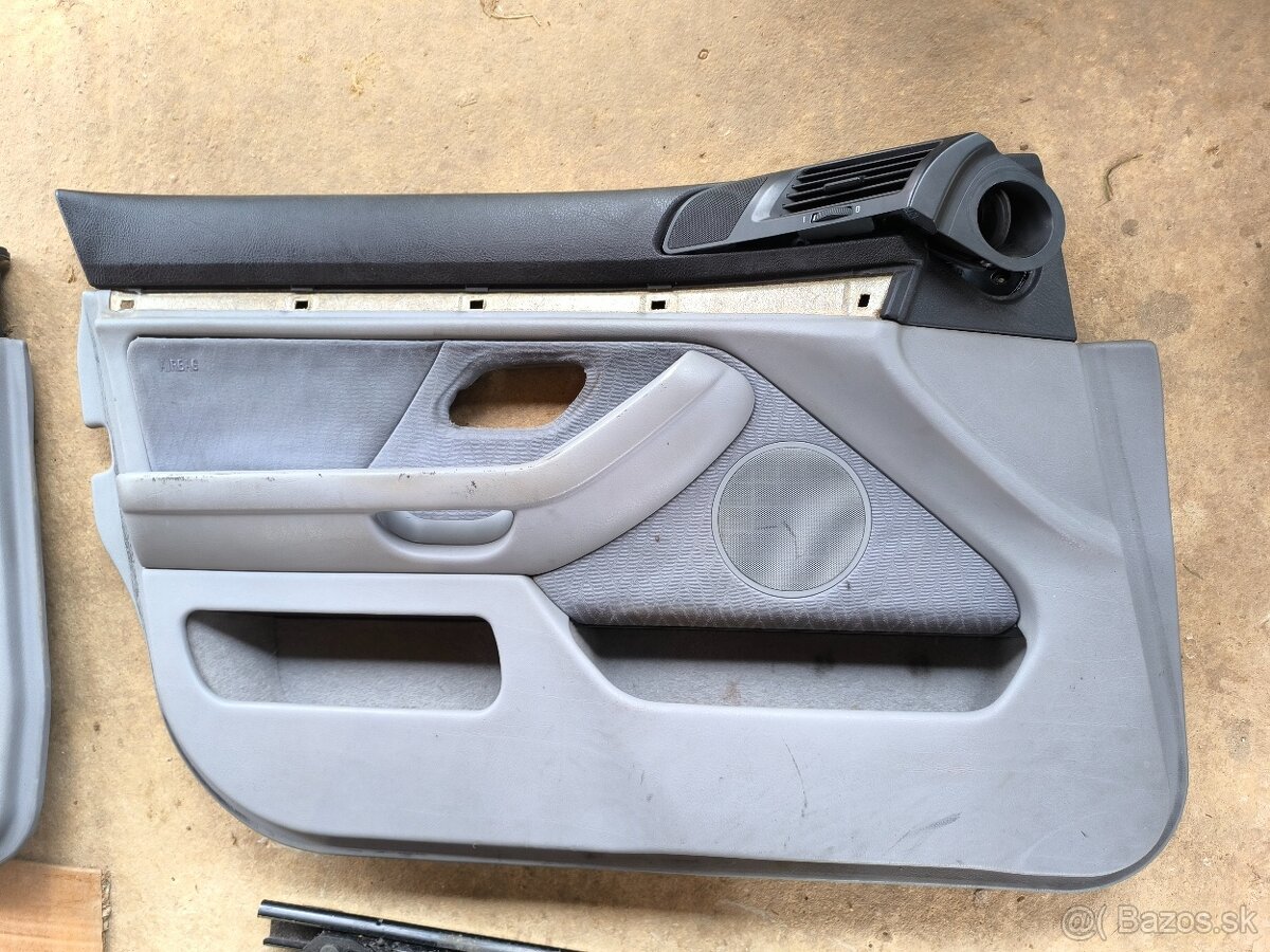 Interiér do BMW e39 - 5