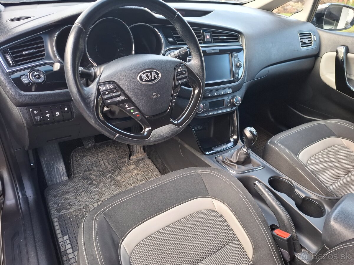 Predam Kia Ceed 1.6 Gdi, zlata edicia - 5