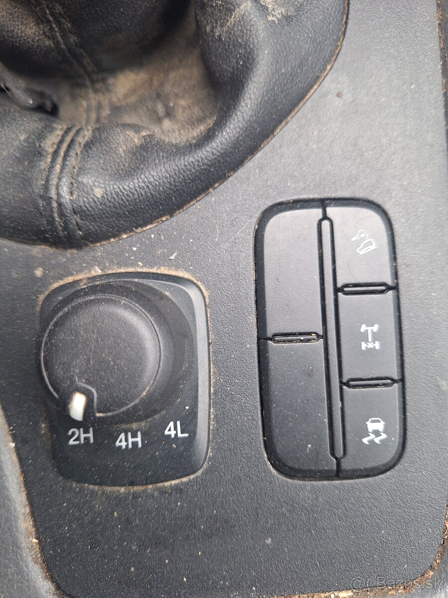 FORD RANGER 2,2 DIESEL 4X4 ROK 2018 - 5